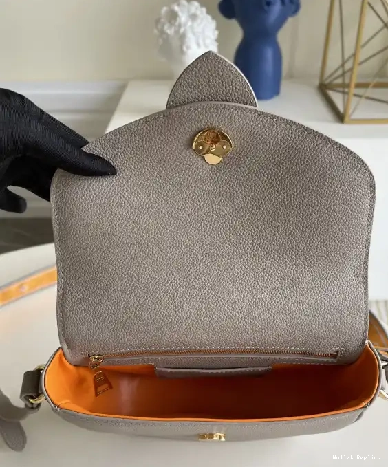 Cheap 9 PONT VUITTON SOFT MM LOUIS 0605